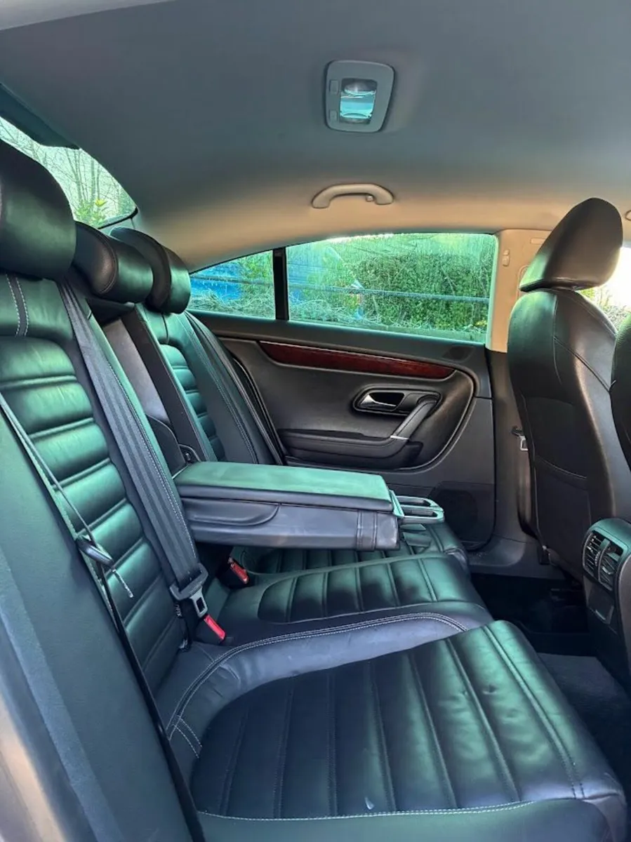 Volkswagen Passat 2011 - Image 3