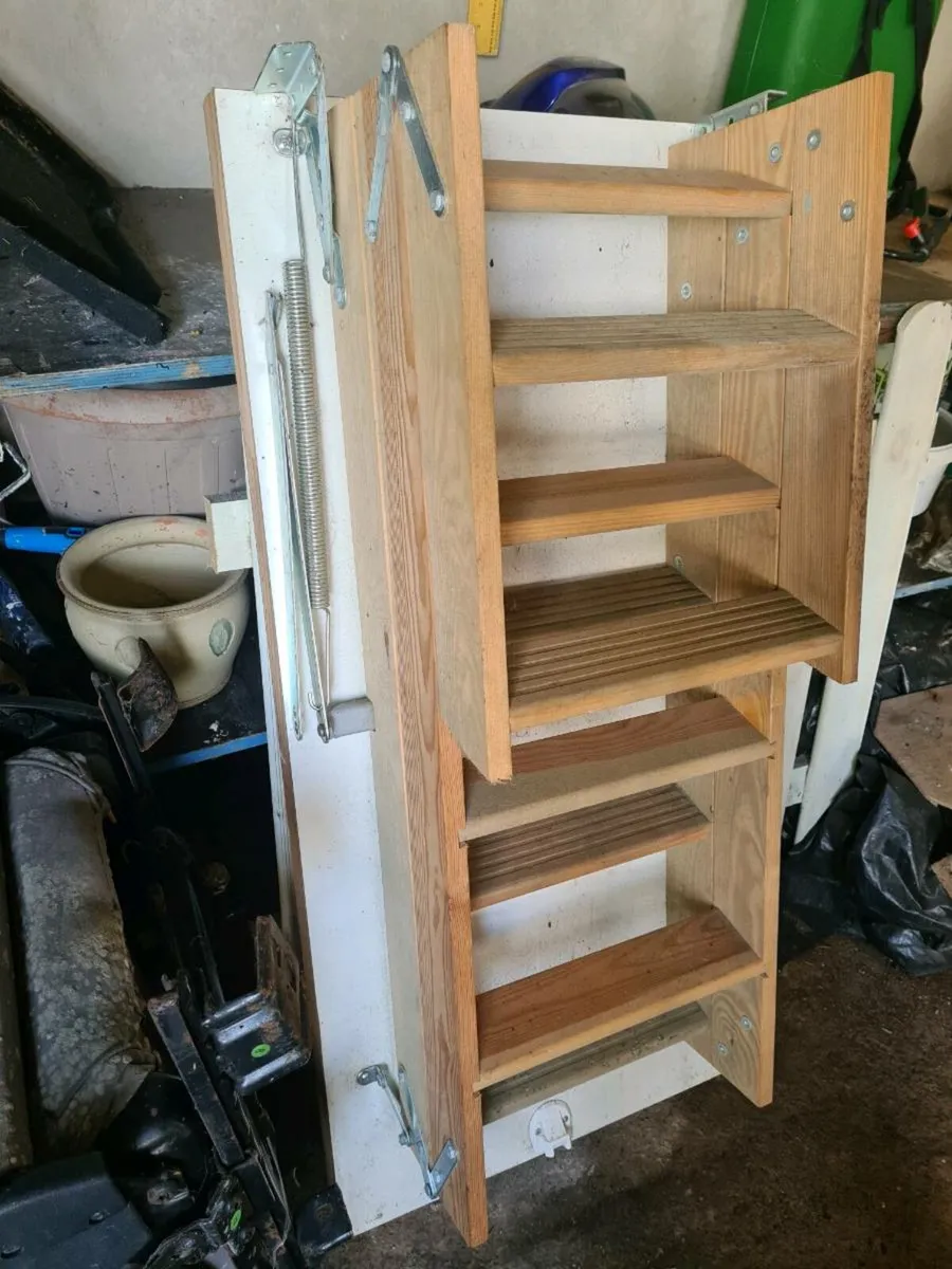 Stira 21' x 44.5' - Image 1