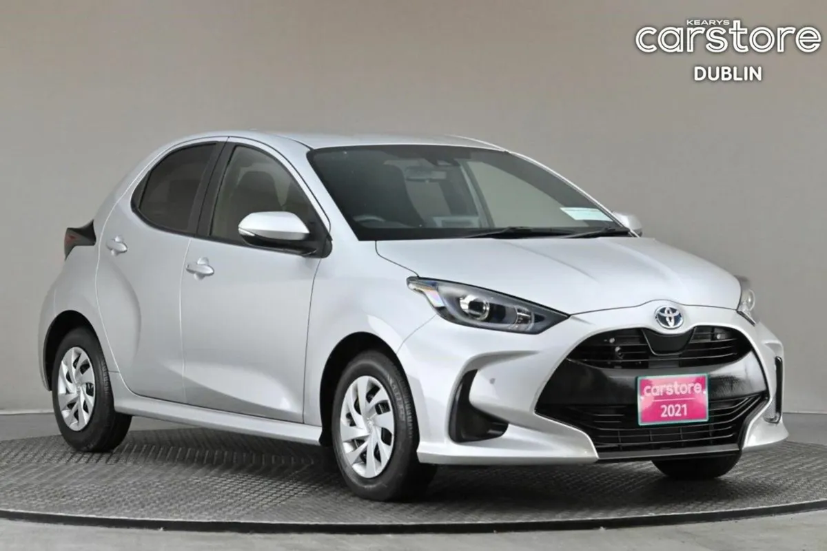 Toyota Yaris 1.5 PETROL HYBRID **9"ANDROID CAR PLA - Image 1