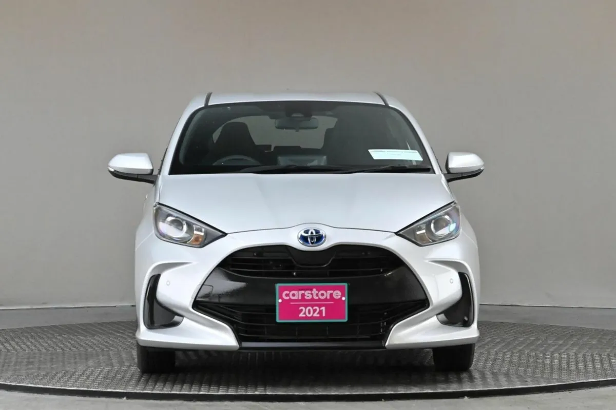 Toyota Yaris 1.5 PETROL HYBRID **9"ANDROID CAR PLA - Image 2