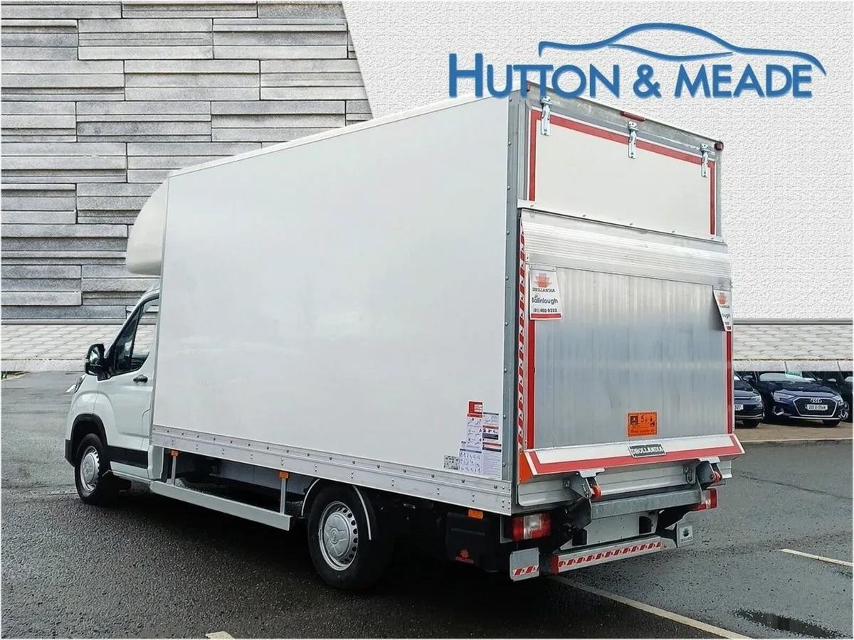 Maxus DELIVER 9 Luton Body with Tail Lift - Image 3