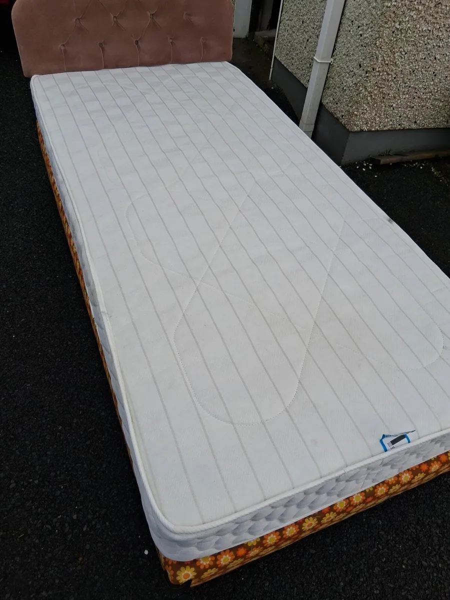 Single bed - Image 2