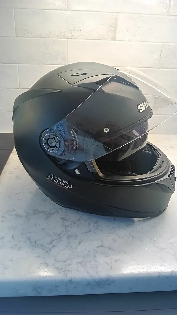 Shark Motorcycle helmet - Image 2