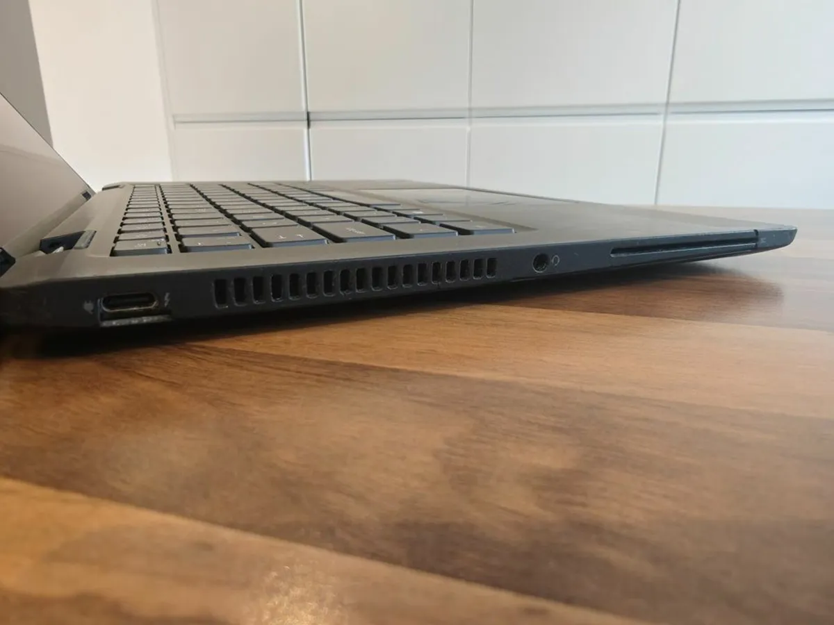 Super Dell Latitude 7420 2in1 Laptop | i7 vPro | - Image 3