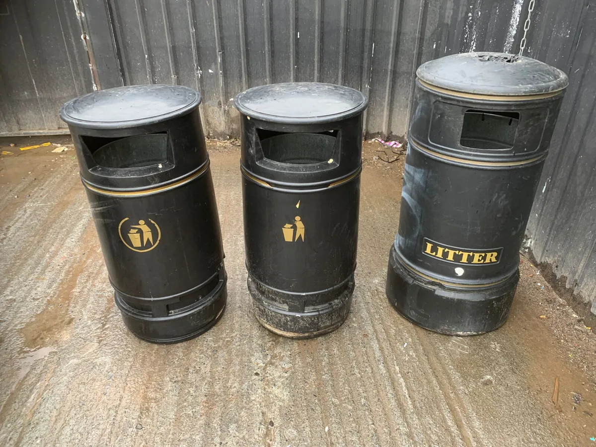 Outdoor Litter Bins - Image 2