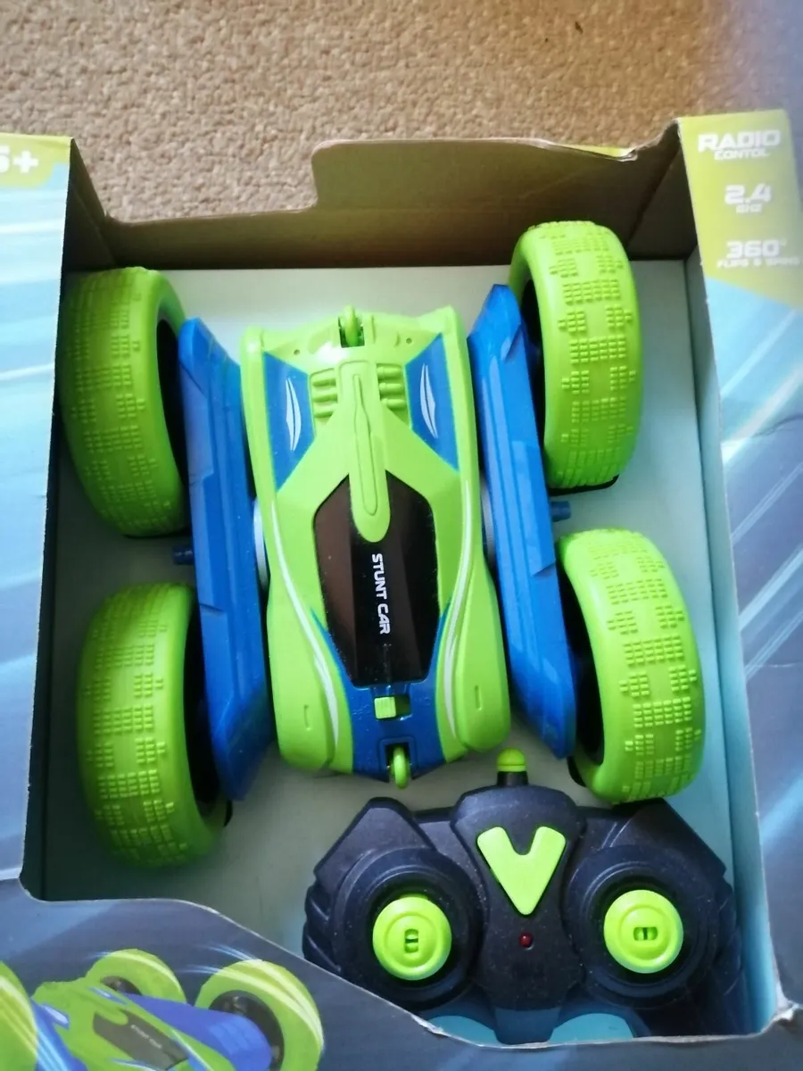 Remote control spin n stunt car - Image 3