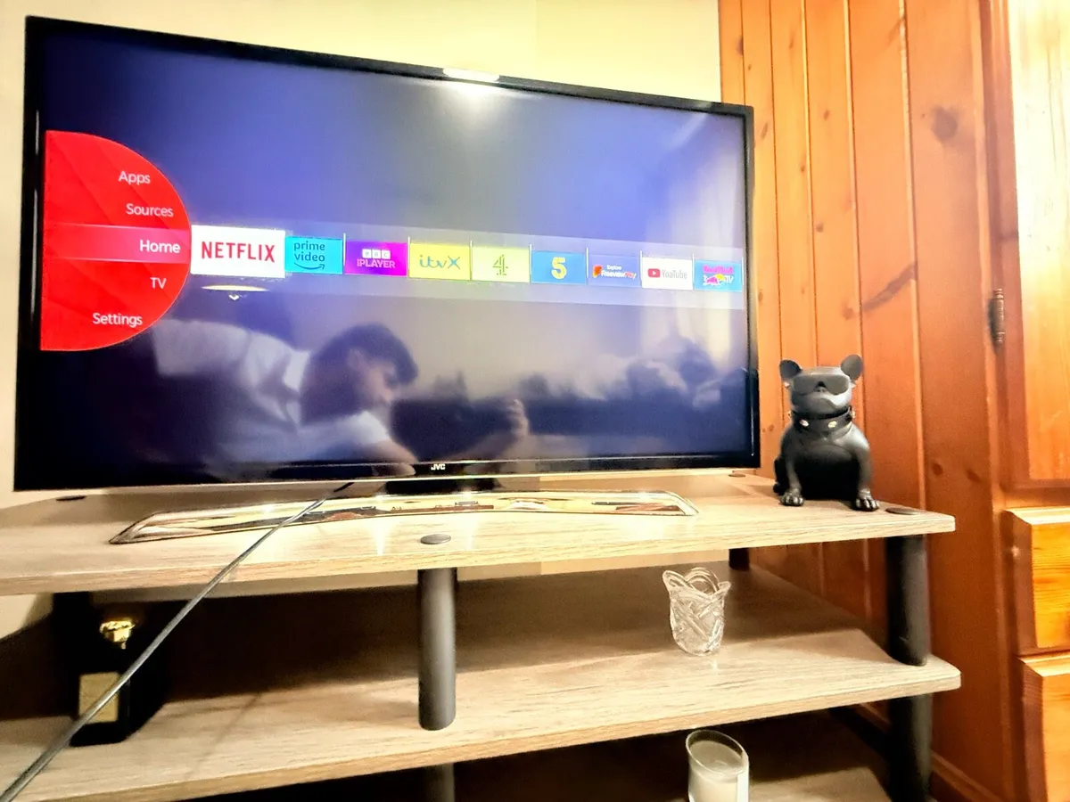 Ultra HD 4K JVC TV urgently selling - Image 3