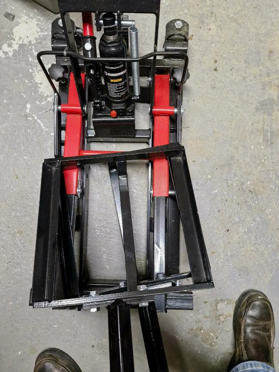 Hydraulic Jack - Image 1