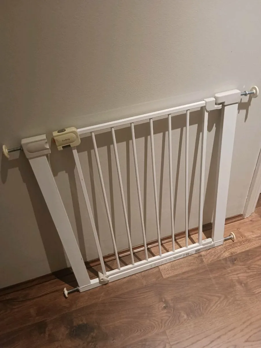Like new,child gate, - Image 2