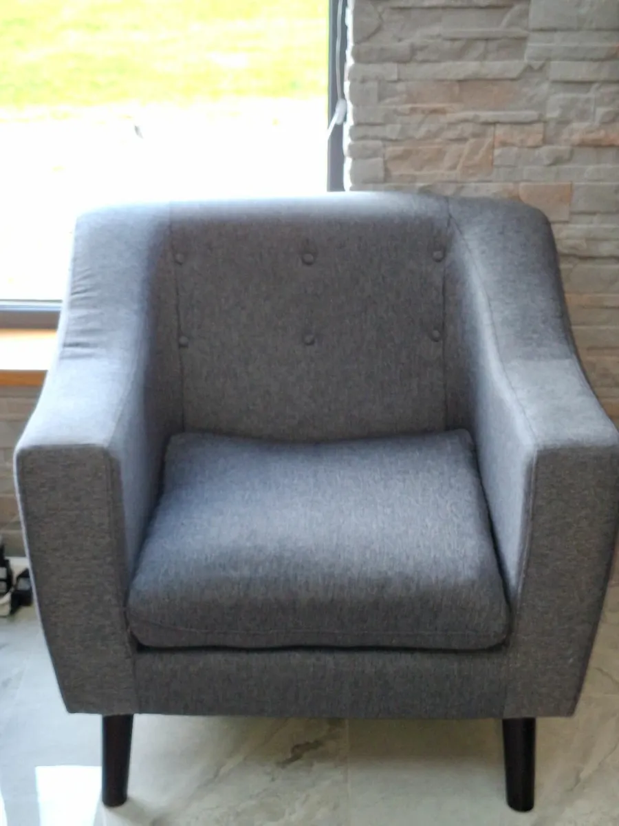 Sofa and two armchairs - Image 1