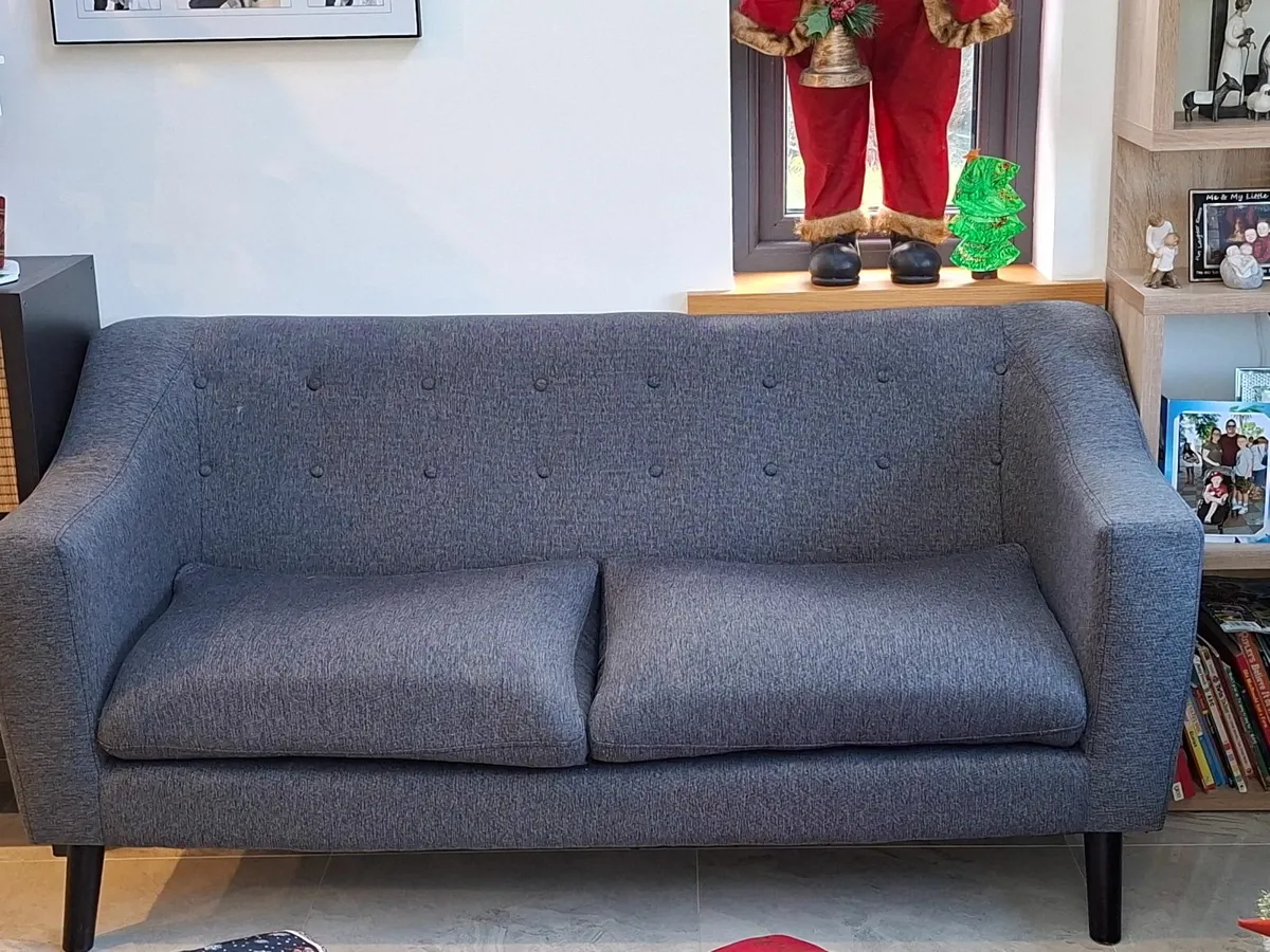 Sofa and two armchairs - Image 2