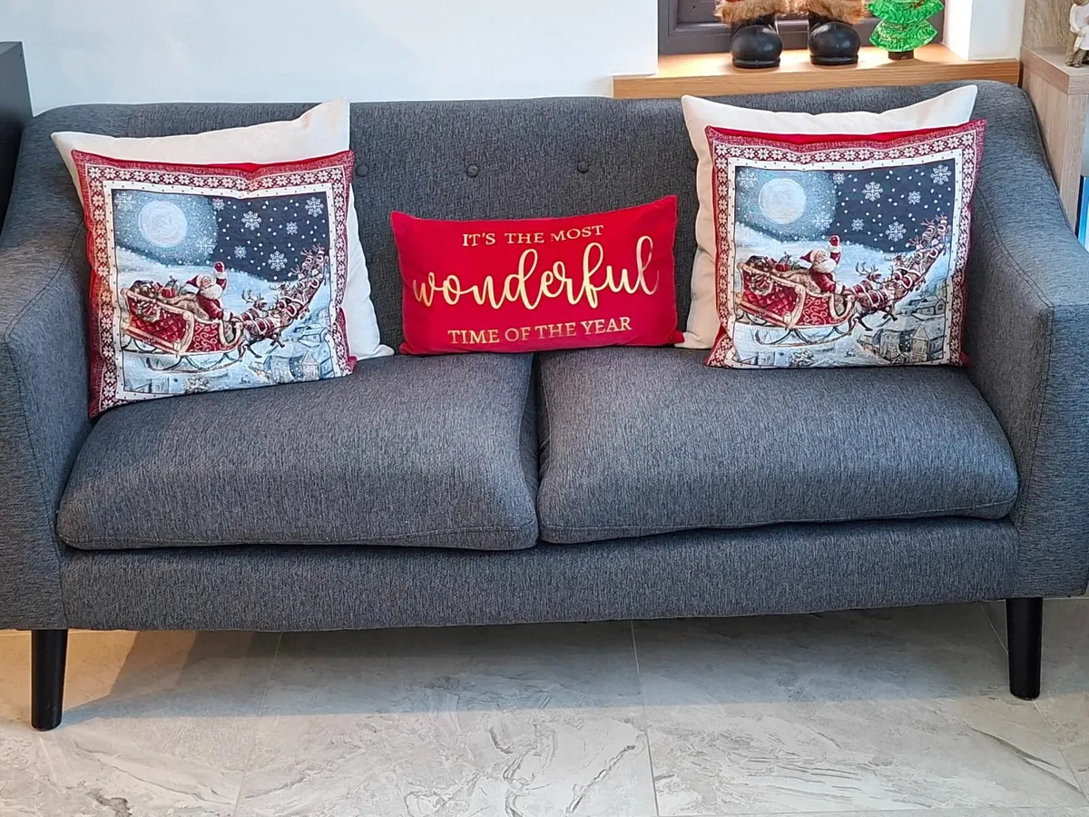 Sofa and two armchairs - Image 3