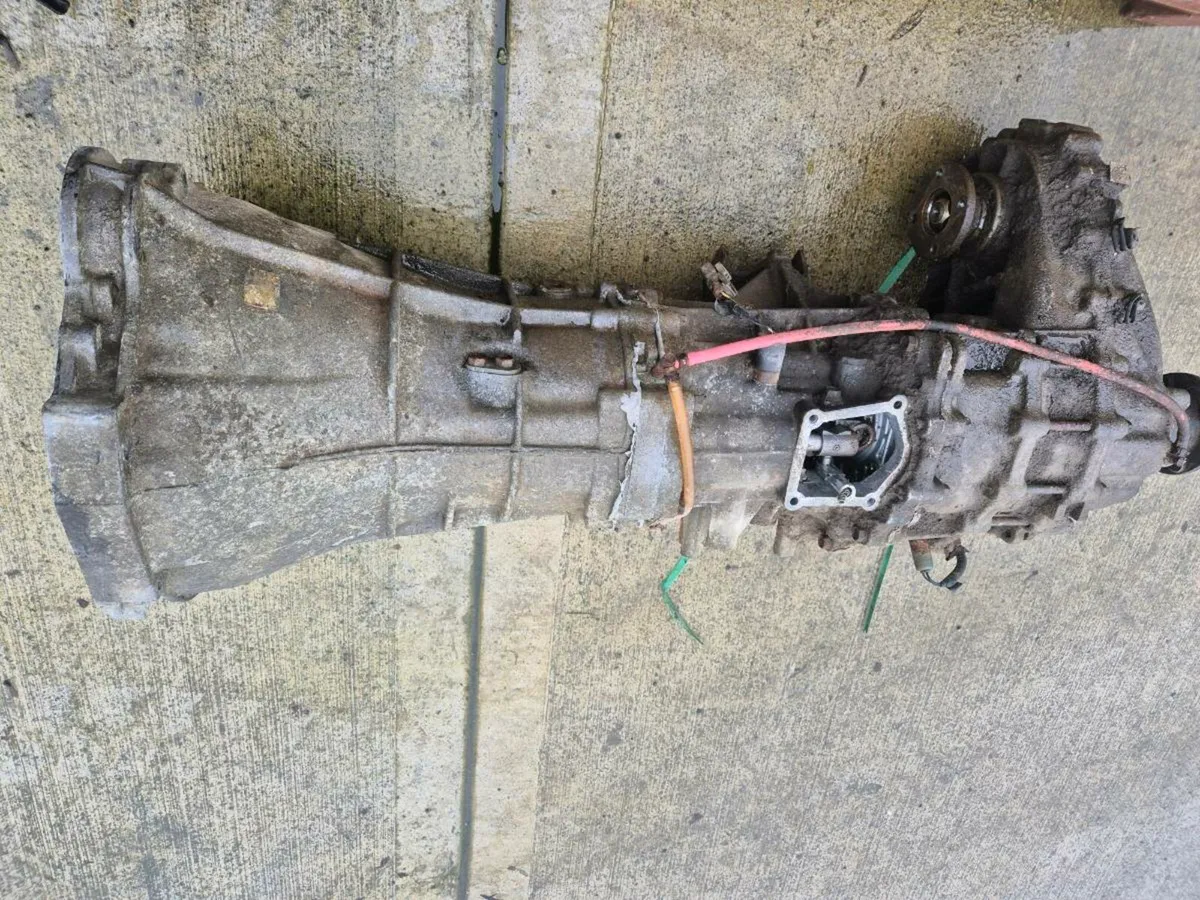 Patrol engine 2.8 and a gearbox for sale - Image 2