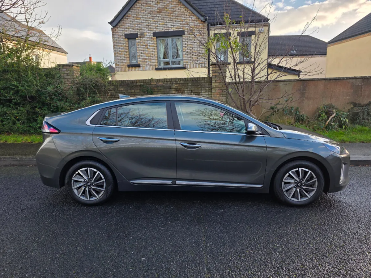 Hyundai IONIQ Premium 100kw - Image 2