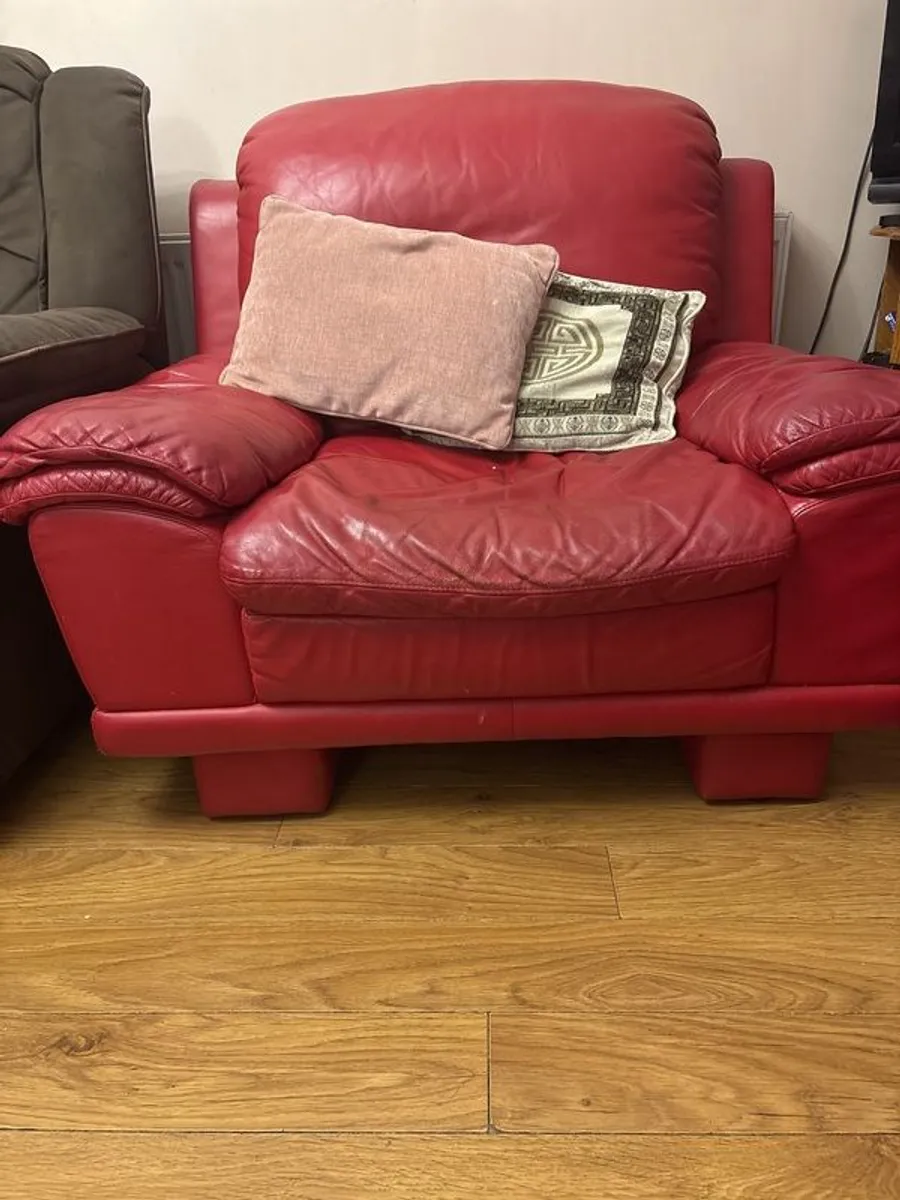 leather suite - Image 1