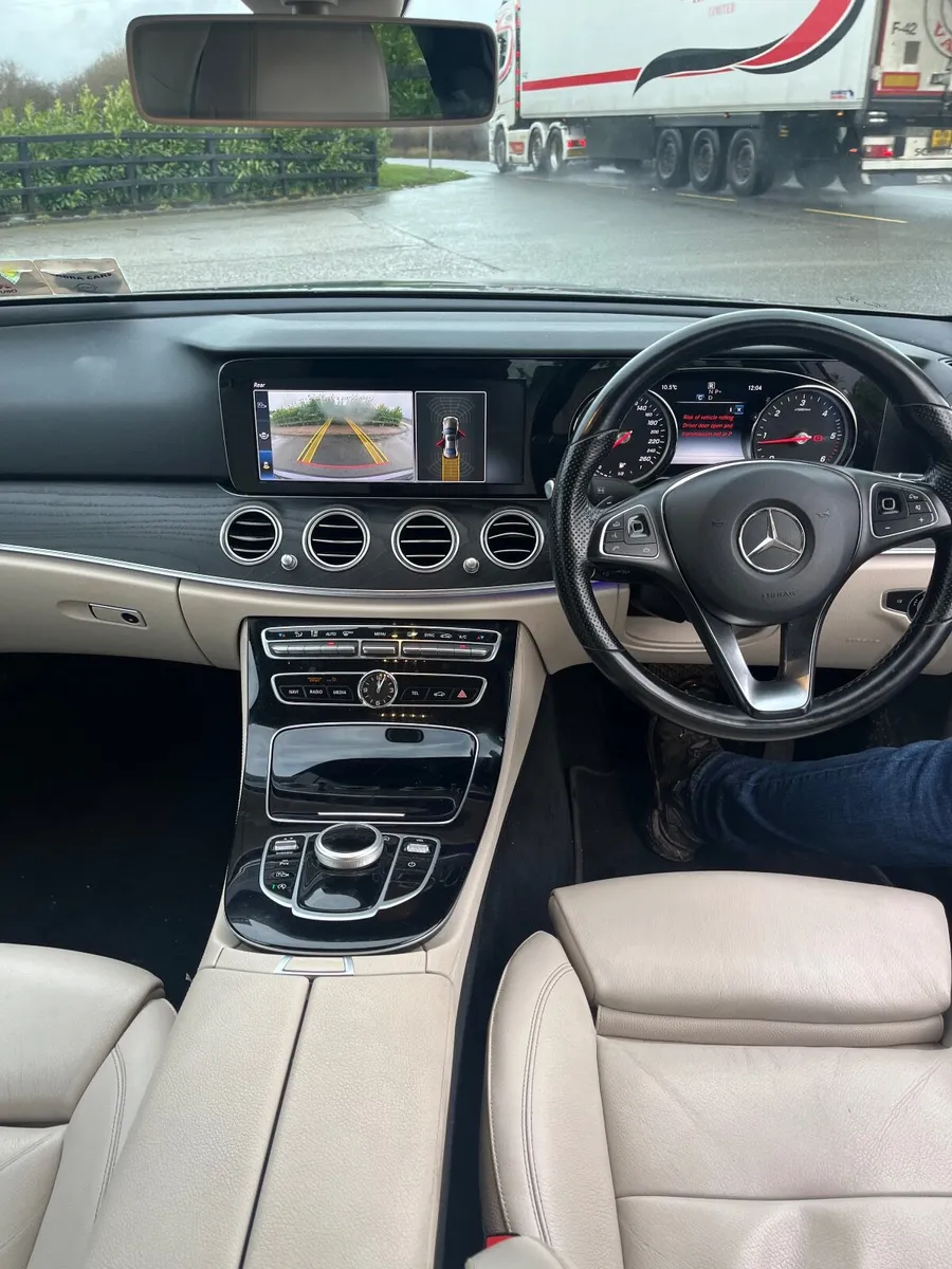 Mercedes-Benz E-Class 2019 - Image 4