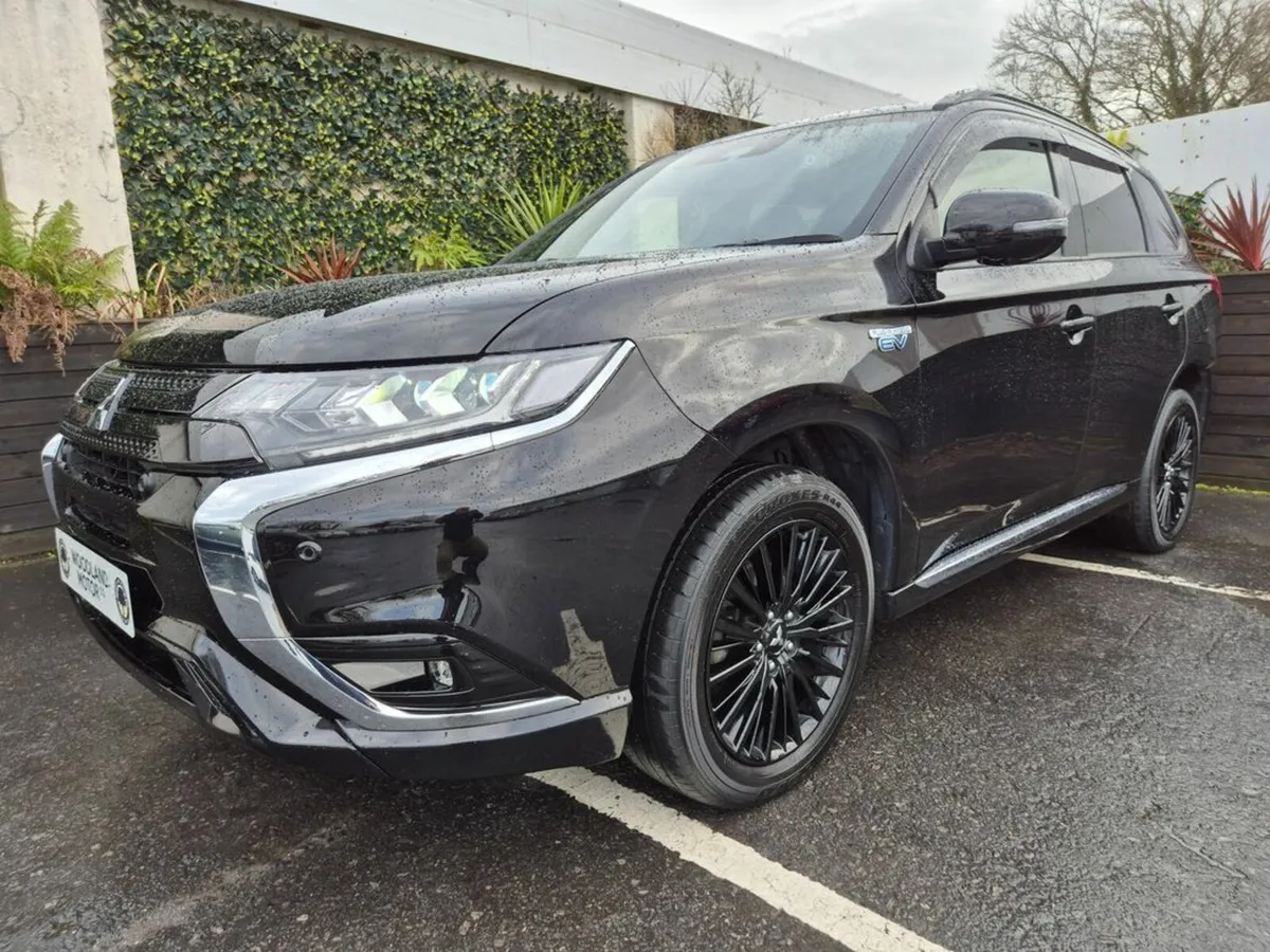 Mitsubishi Outlander 2.4 PHEV /INTENSE BLACK EDITI - Image 3