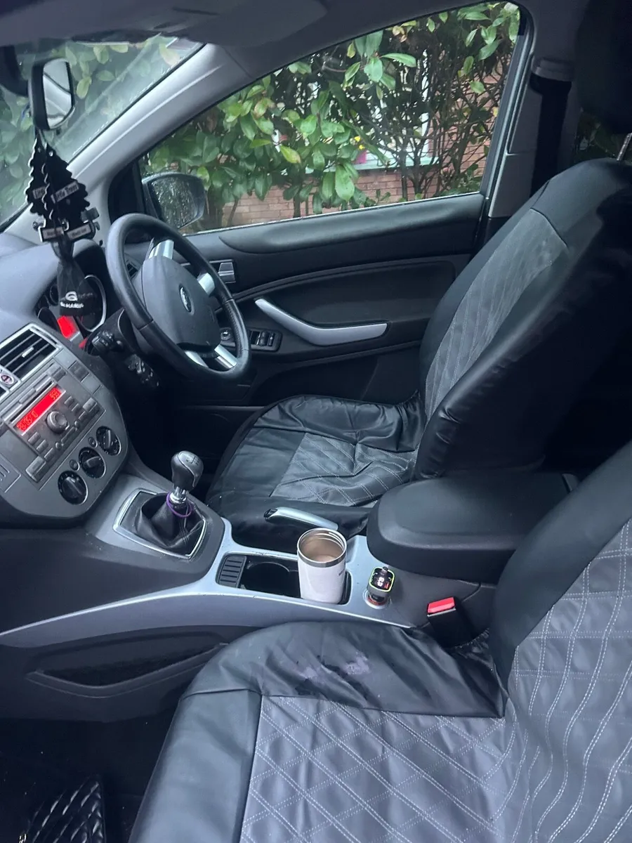 Ford Kuga 2010 - Image 2