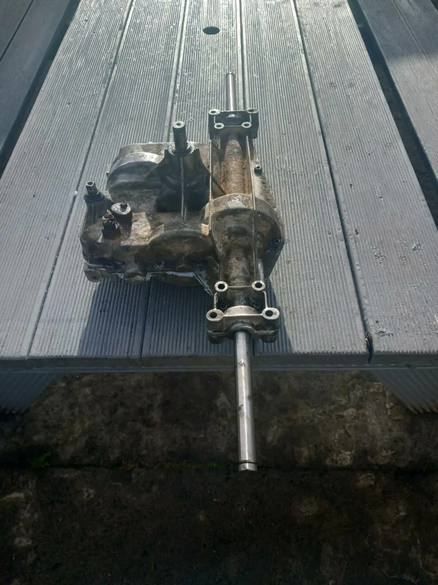 Castlegarden manual gearbox for sale - Image 2