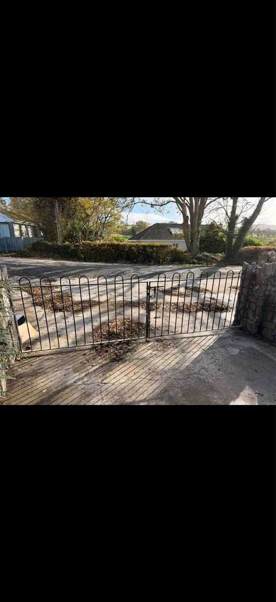 Galvanised steel gates - Image 1