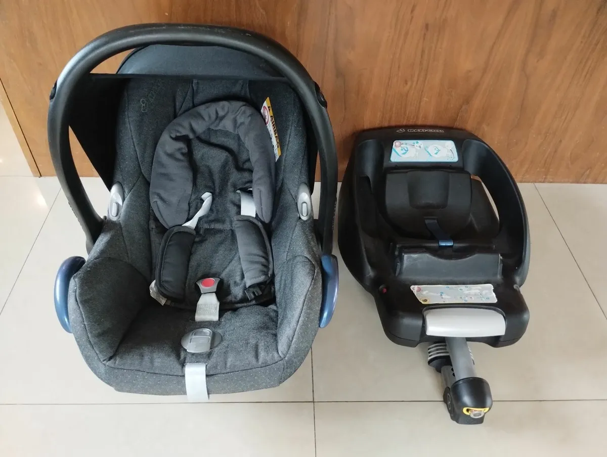 Maxi-Cosi CabrioFix Car Seat and Base