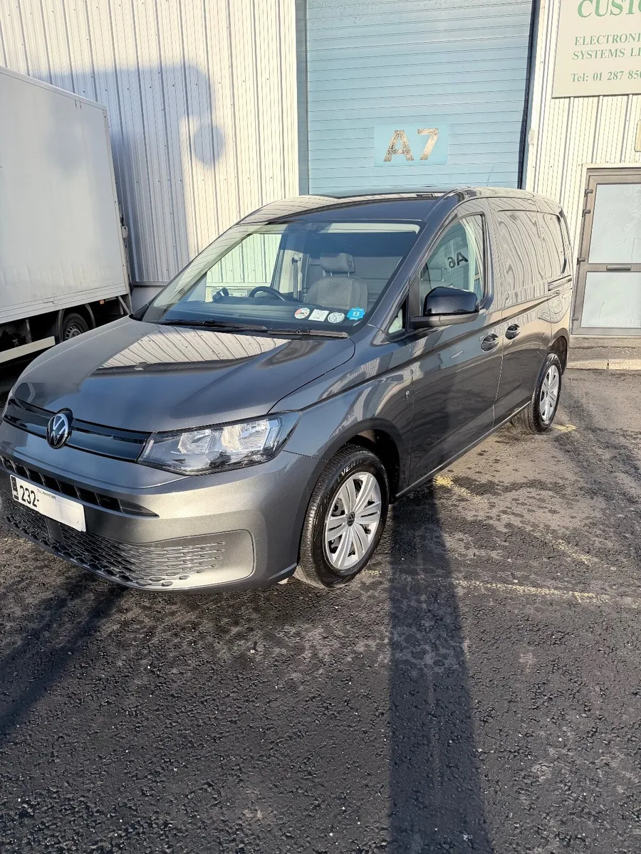 Volkswagen Caddy 2023 automatic 122bhp - Image 1