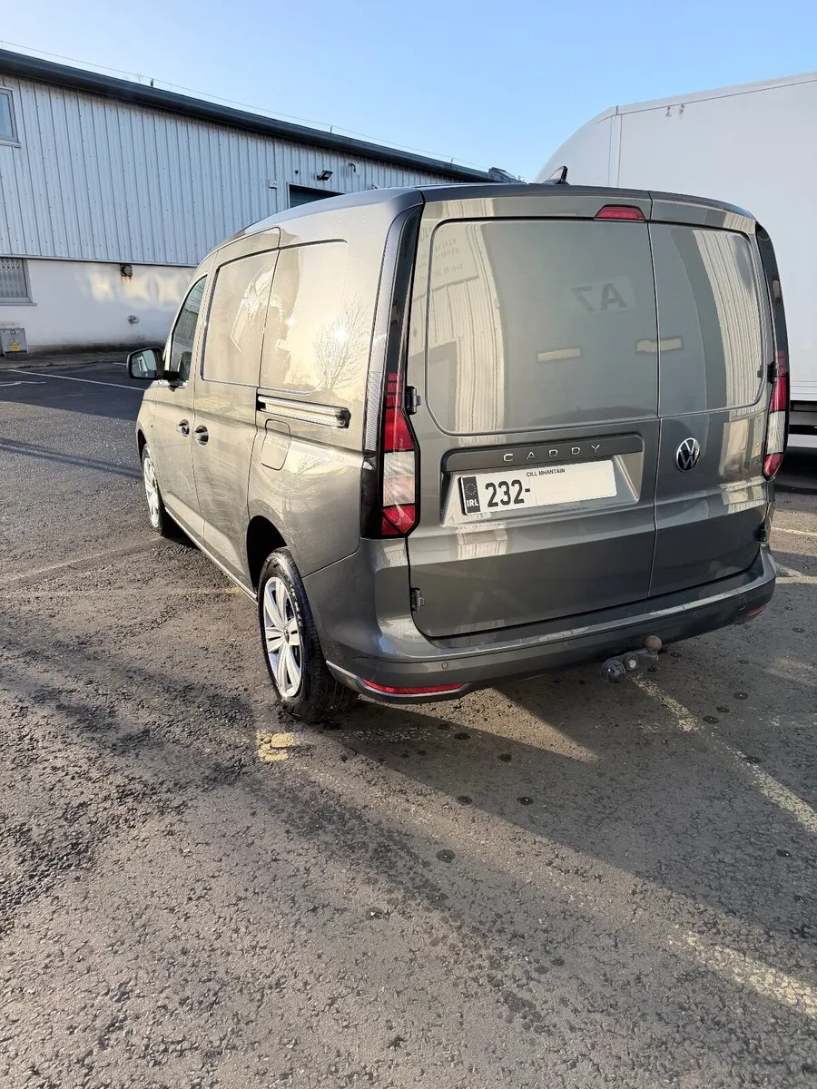 Volkswagen Caddy 2023 automatic 122bhp - Image 3
