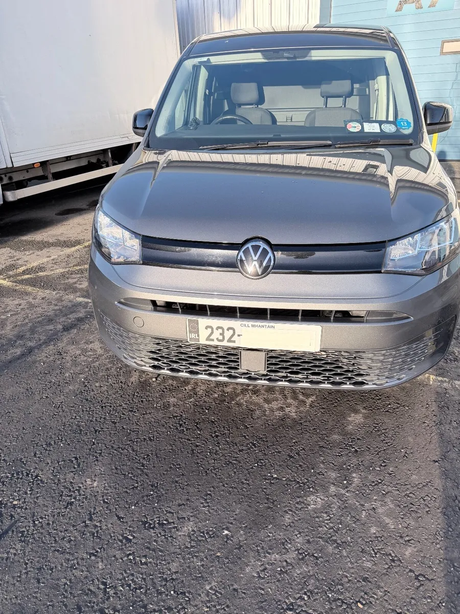 Volkswagen Caddy 2023 automatic 122bhp - Image 4