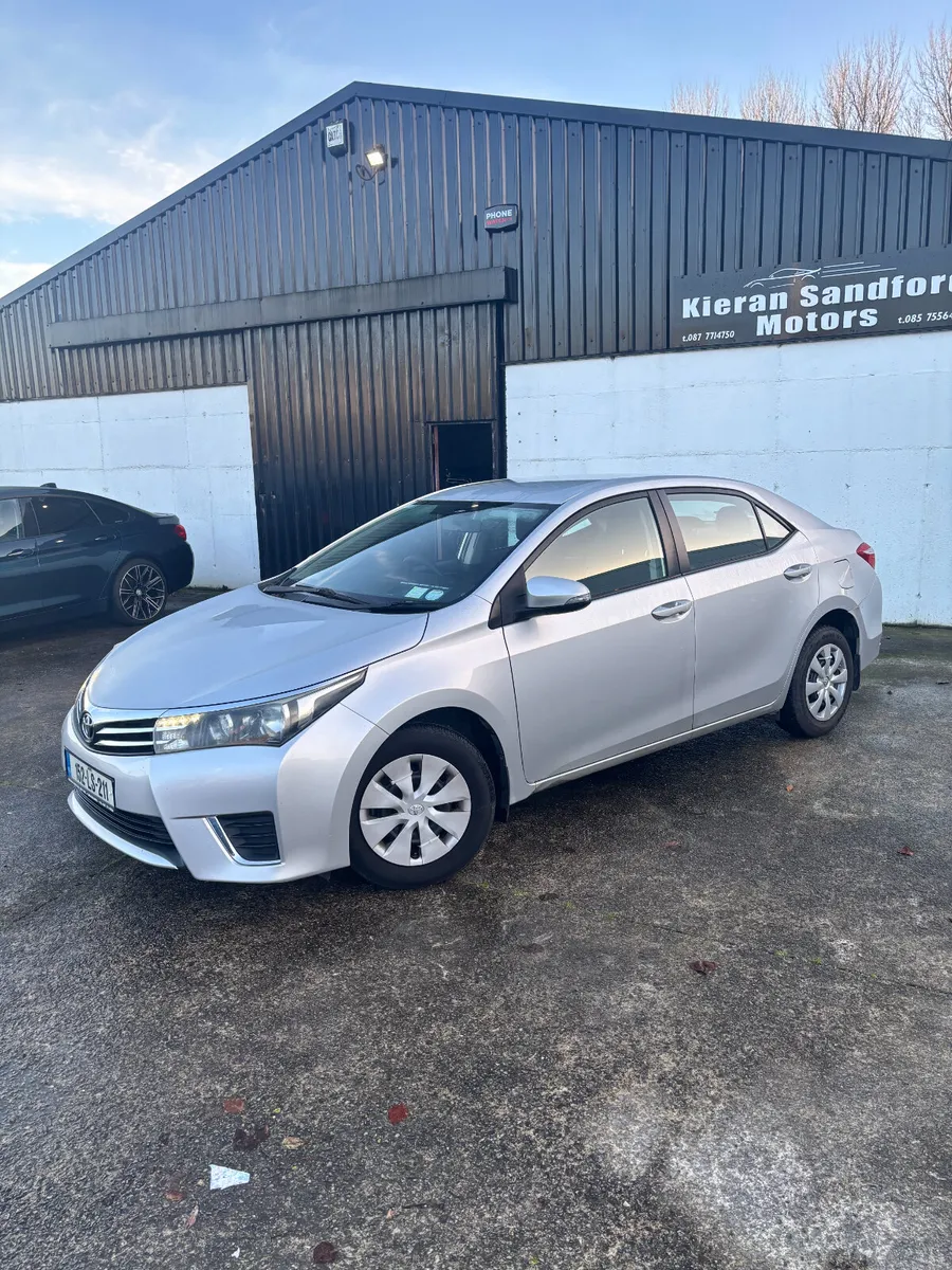Toyota Corolla 2015 - Image 2