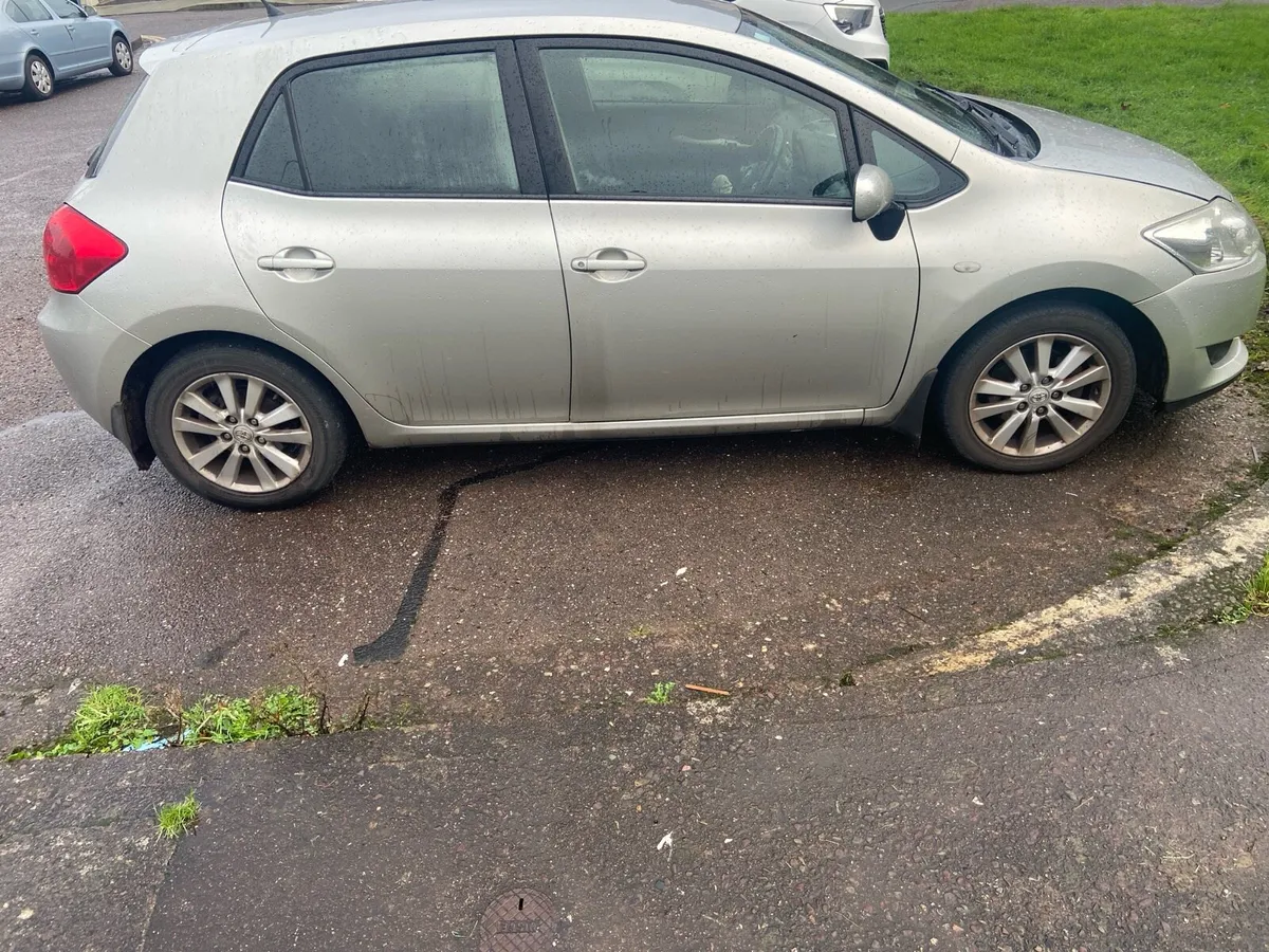 Toyota auris 1.4 5dr luna - Image 2