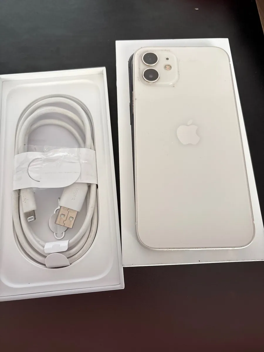 Iphone 12 - Image 4