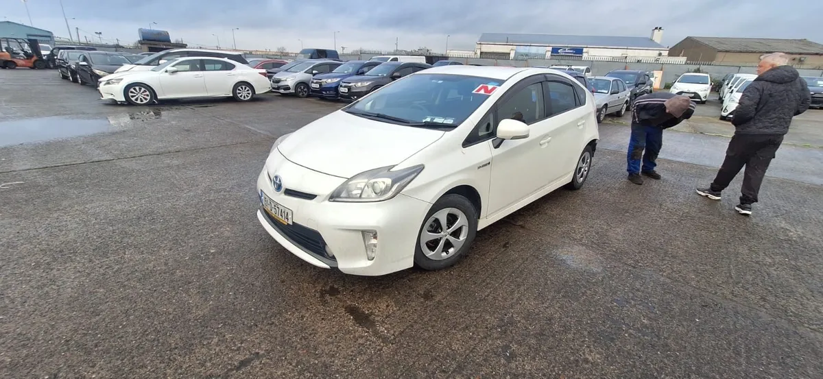 15 prius - Image 2