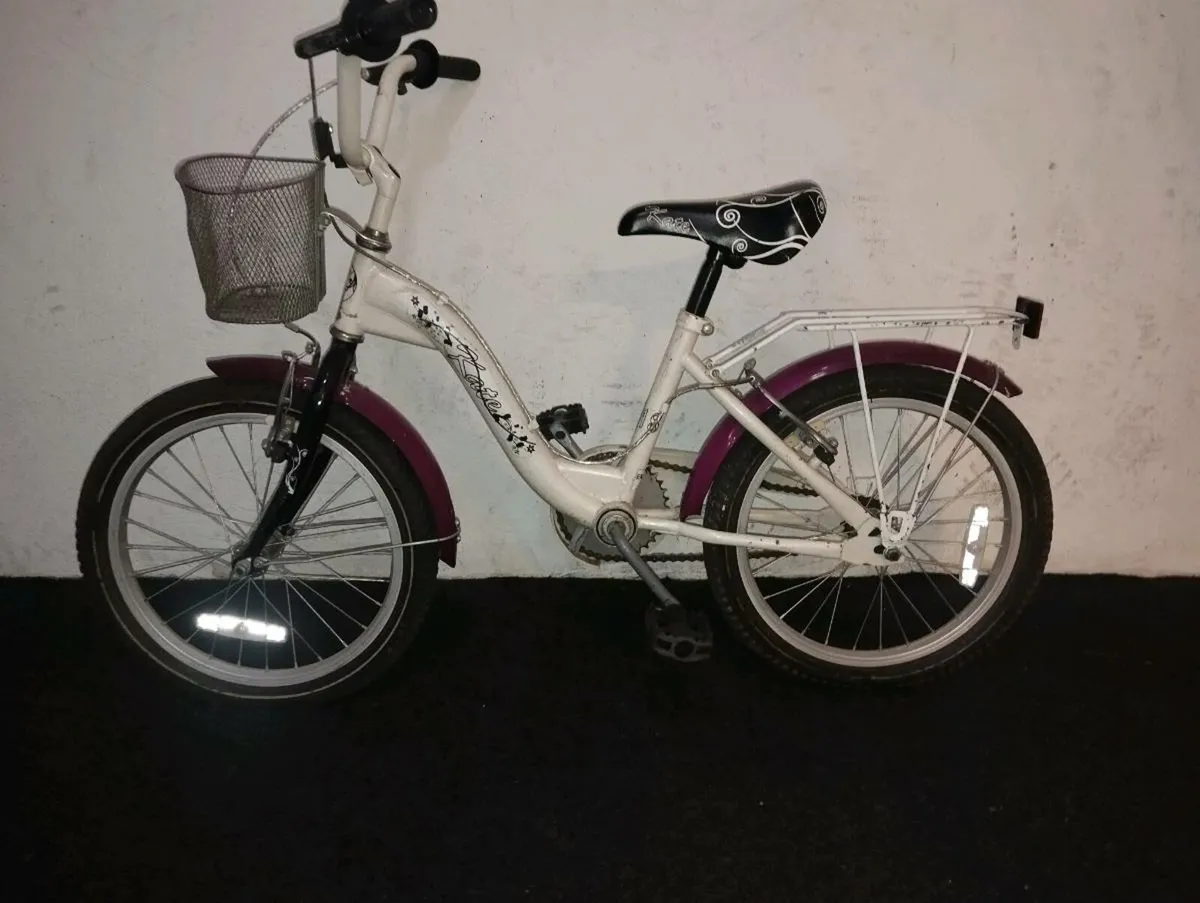 Girls 18inch bike - Image 2
