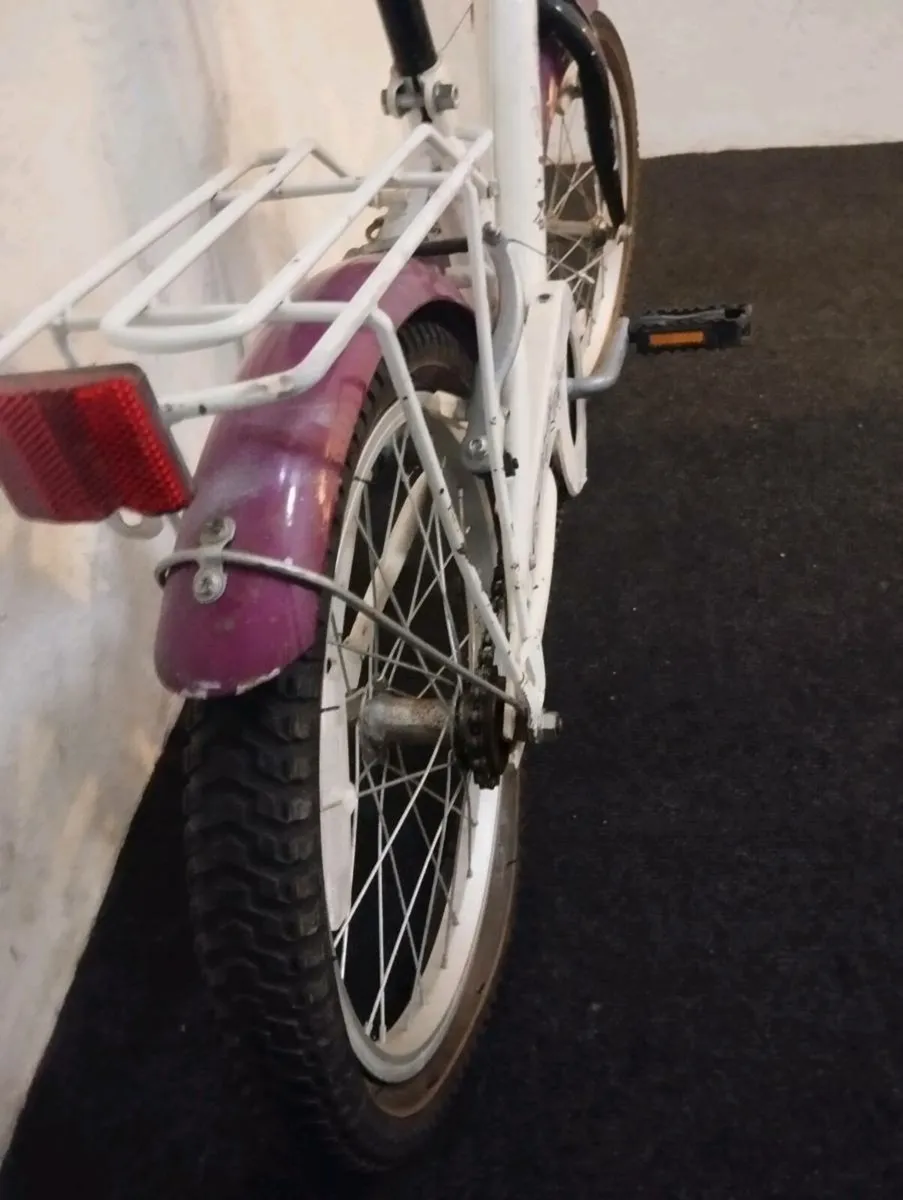 Girls 18inch bike - Image 4