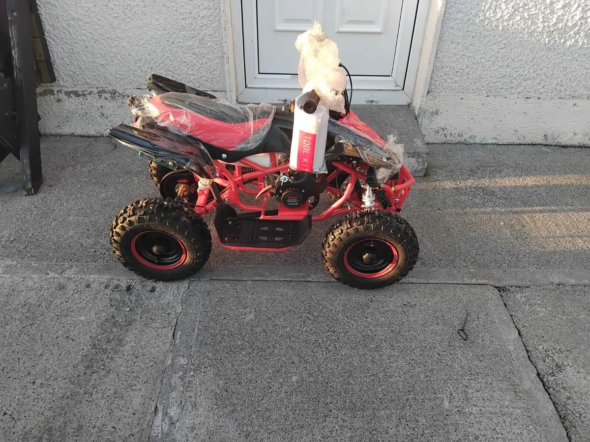 3 left in stock new 50cc kids petrol quad - Image 2