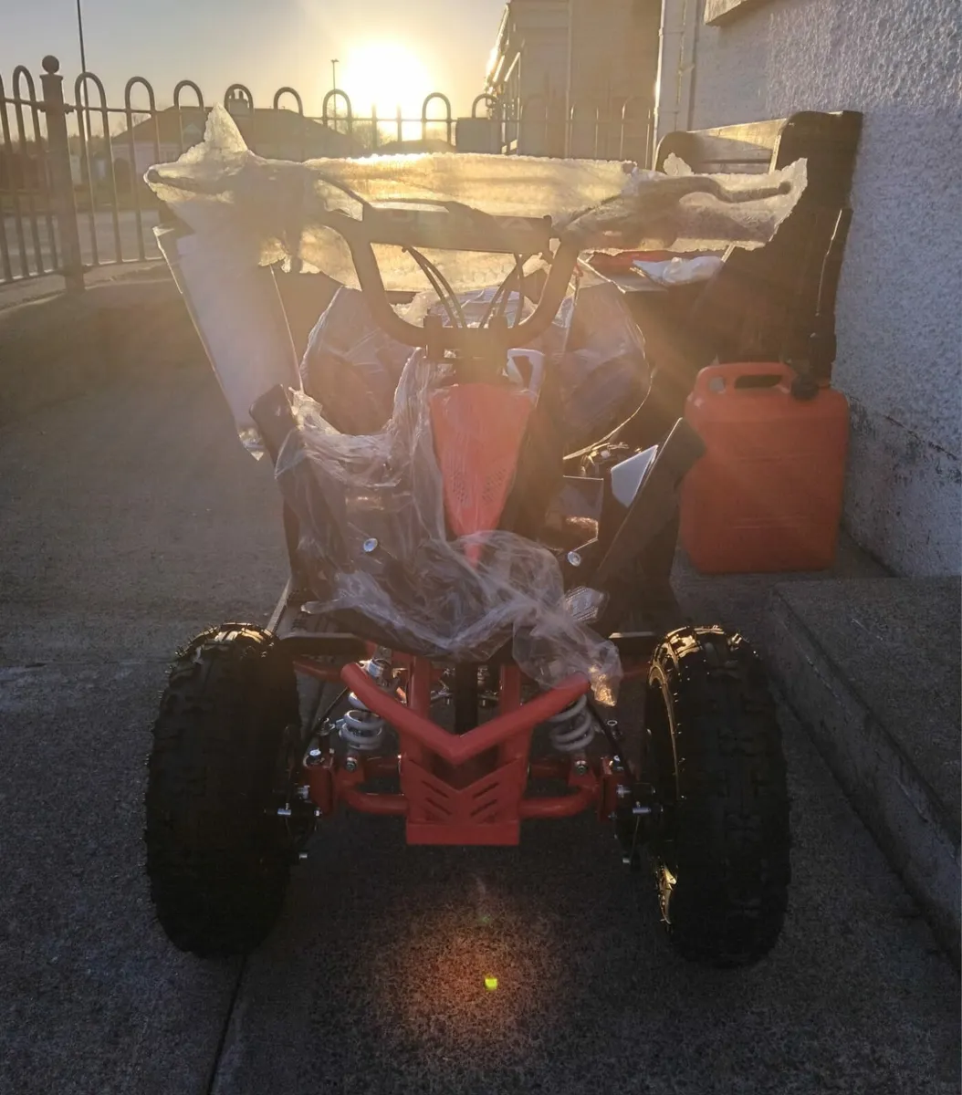 3 left in stock new 50cc kids petrol quad - Image 3