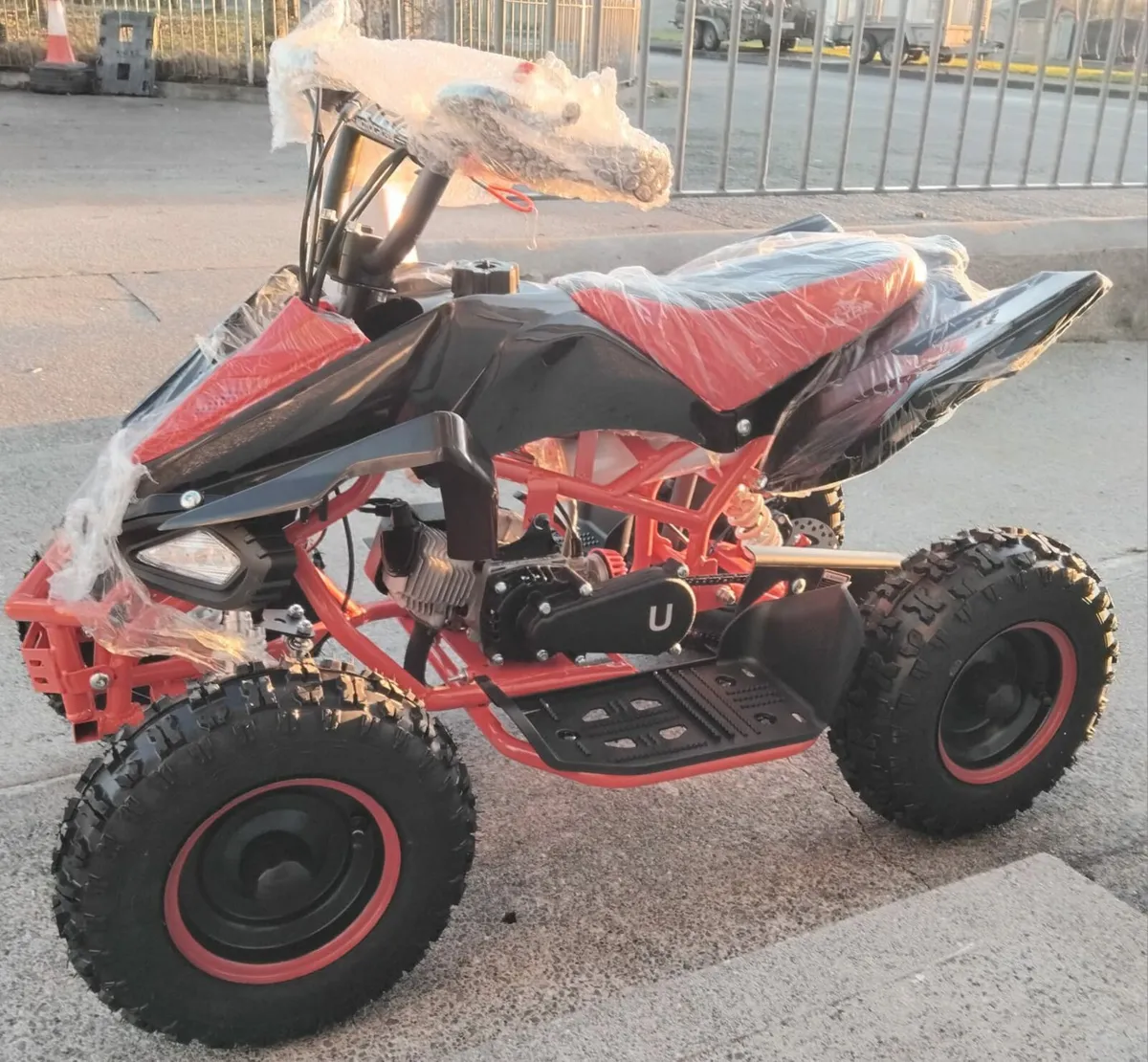 3 left in stock new 50cc kids petrol quad - Image 4