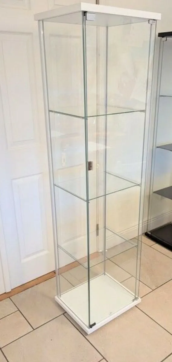 Display cabinets - Image 1