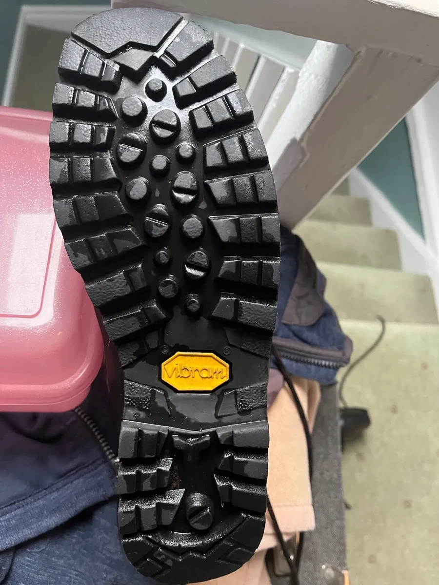 Hiking boots - Image 1