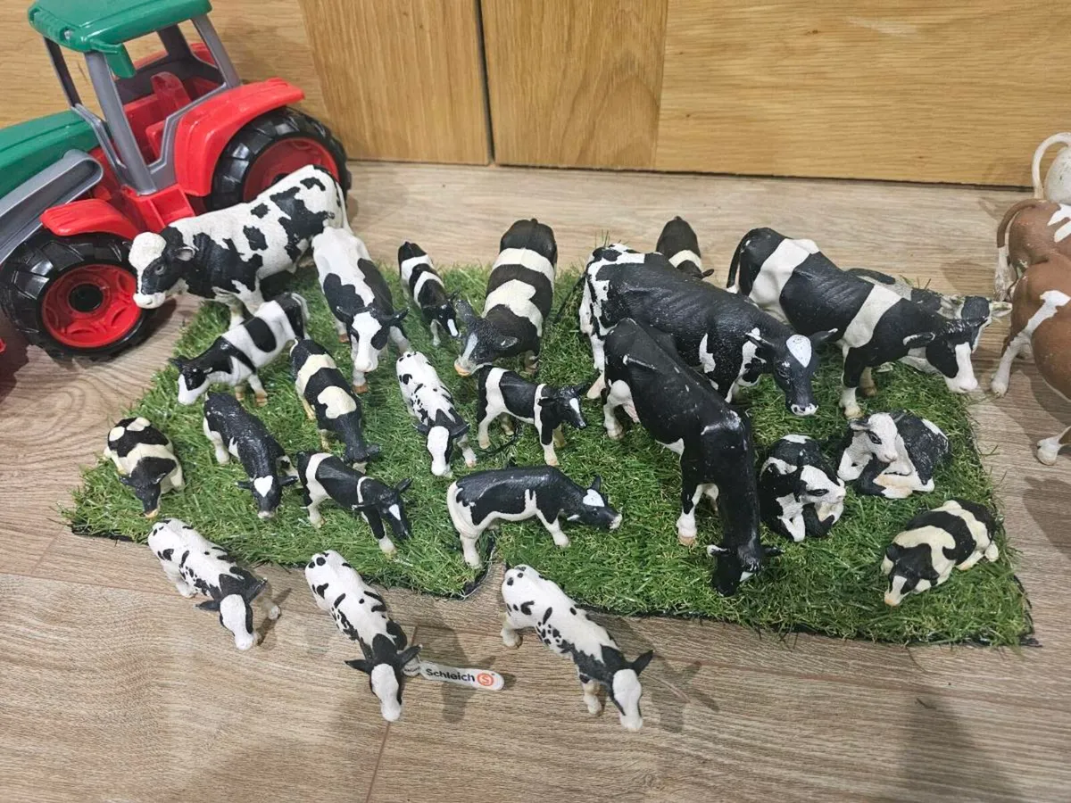 Set of 36 Schleich cows and calfs farm animals - Image 4