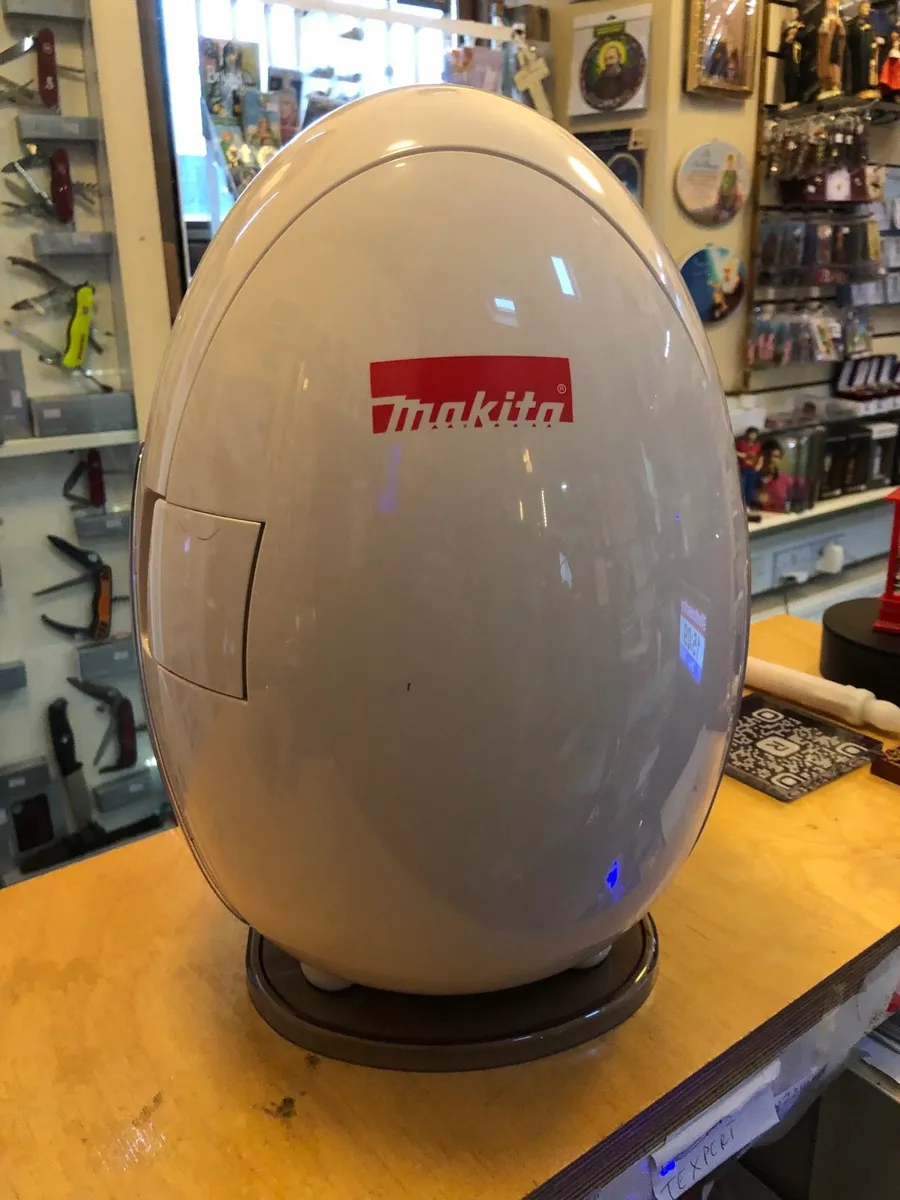 Makita Thermoelectric Fridge Hot and Cold - Image 1