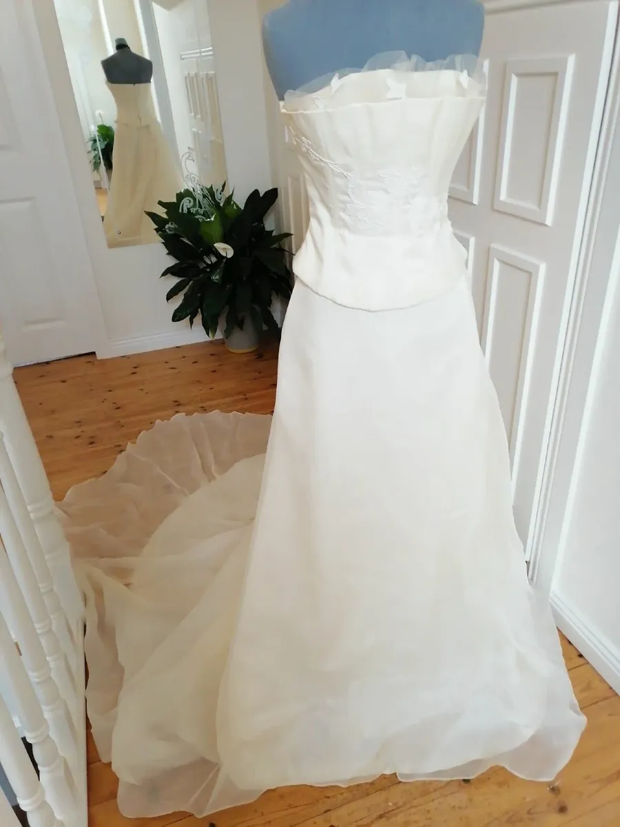 Vintage style French wedding dress - Image 1