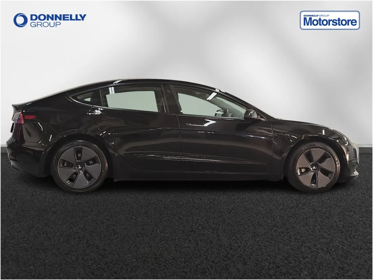 Tesla Model 3 Saloon Long Range - Image 3