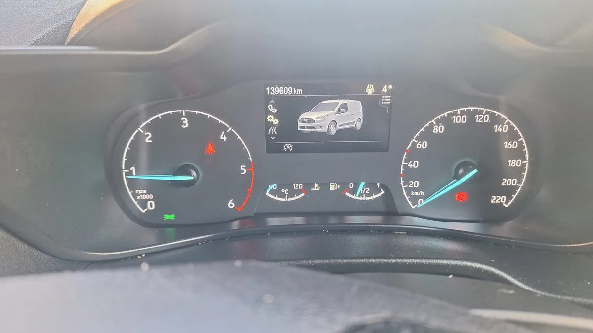 Ford  Connect Crewcab 2022 - Image 3