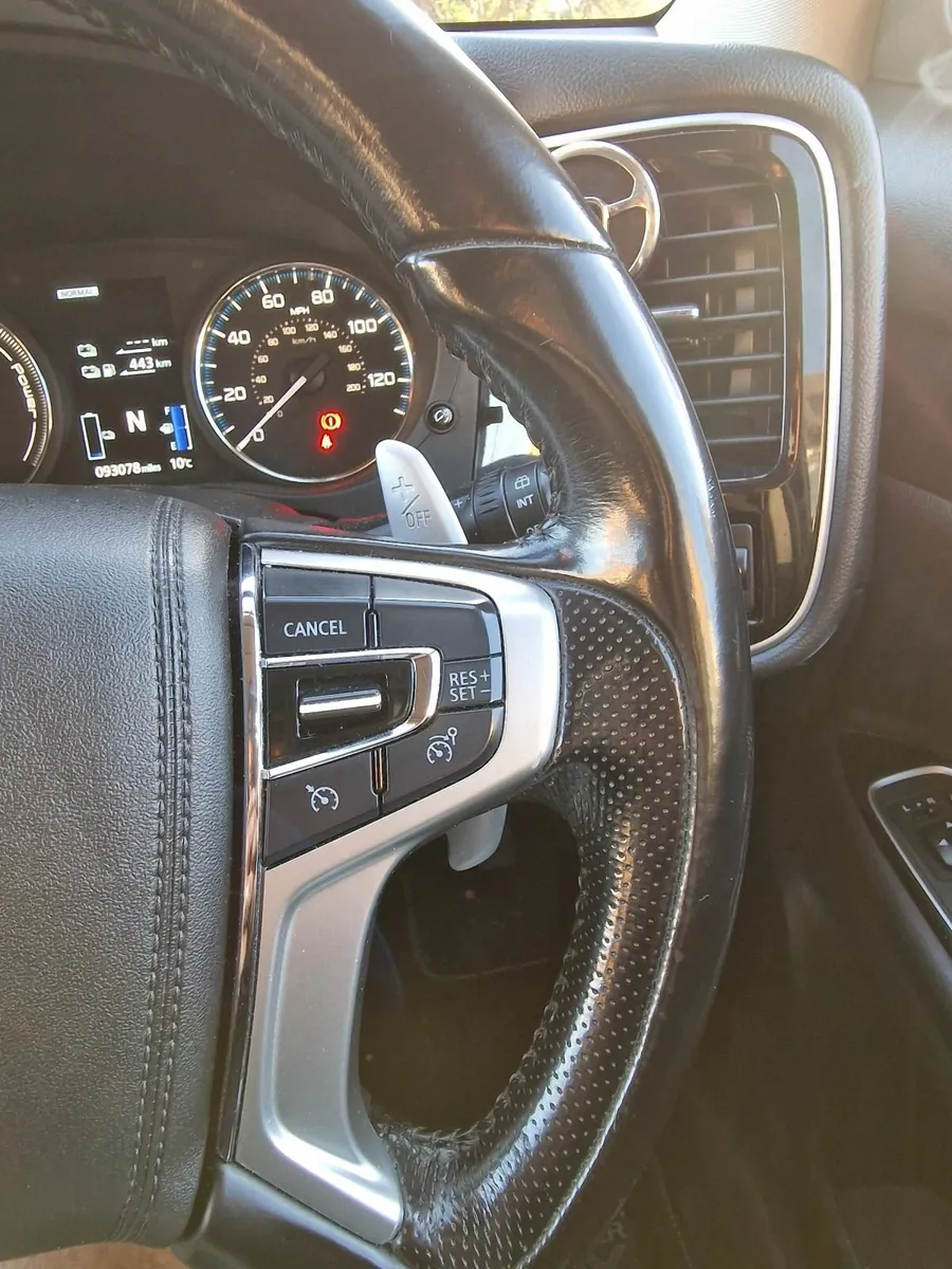 172 Mitsubishi Outlander - NEW NCT till 10/2027 - Image 4