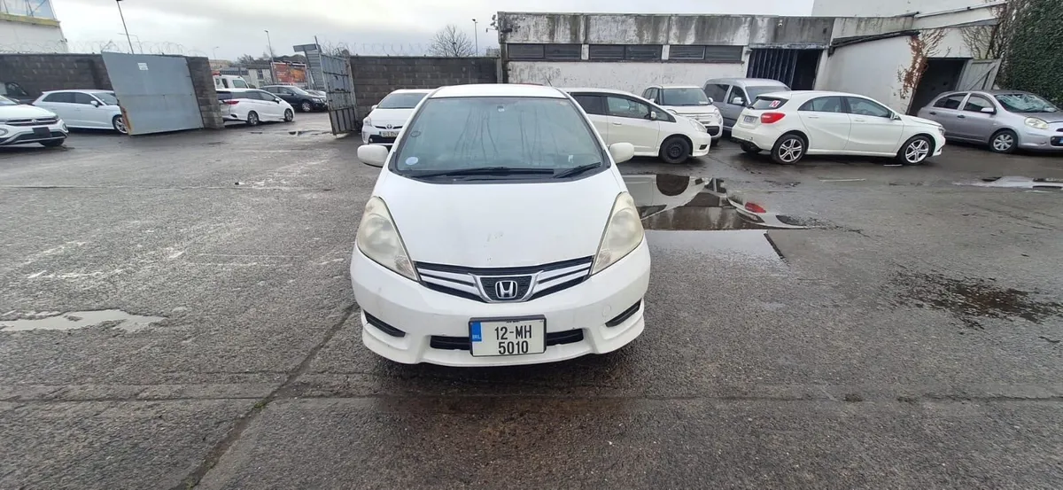 12 Fit Shuttle - Image 1