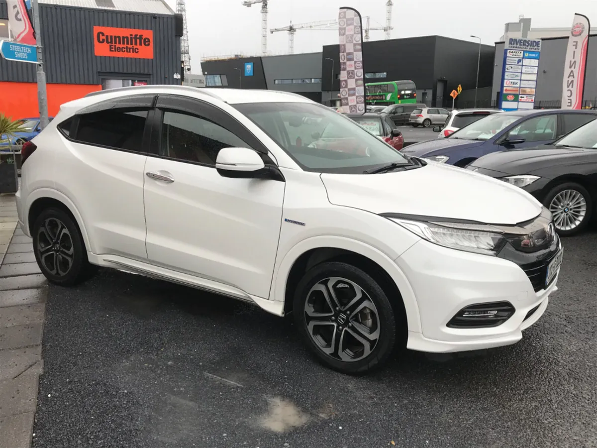 2017 HONDA VEZEL AUTOMATIC - Image 3