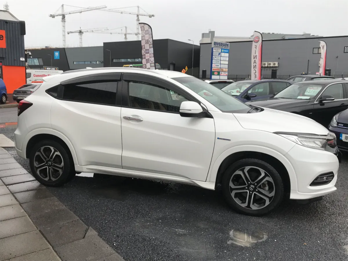 2017 HONDA VEZEL AUTOMATIC - Image 4