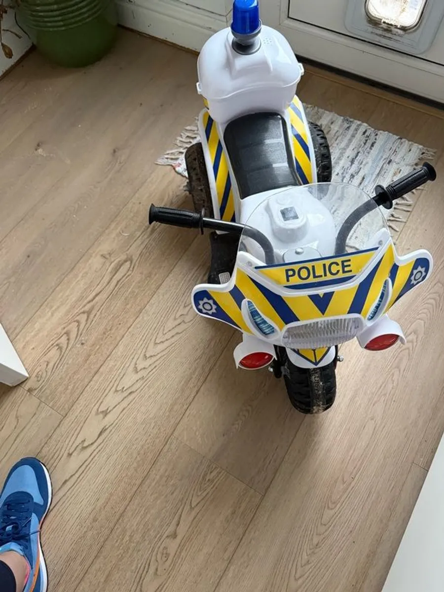 Police Motorcycle - Image 1