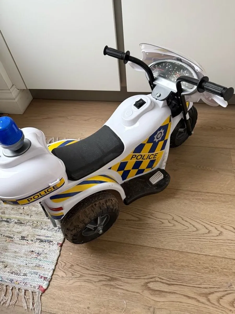 Police Motorcycle - Image 2